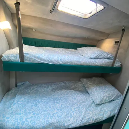 Nuit Atypique Sur Un Bateau Linge Et Menage Inclus - Boat Paradise La Rochelle Botel La Rochelle (Charente-Maritime)