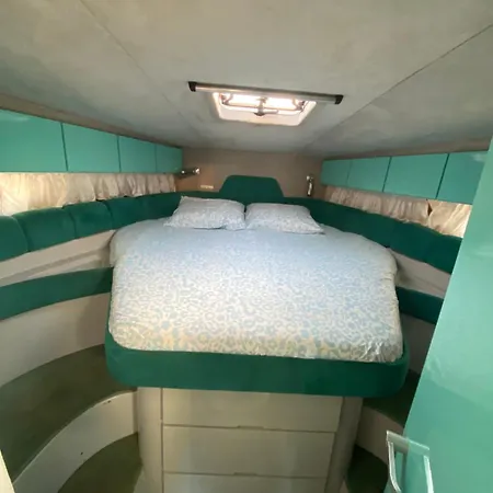 Nuit Atypique Sur Un Bateau Linge Et Menage Inclus - Boat Paradise La Rochelle Botel